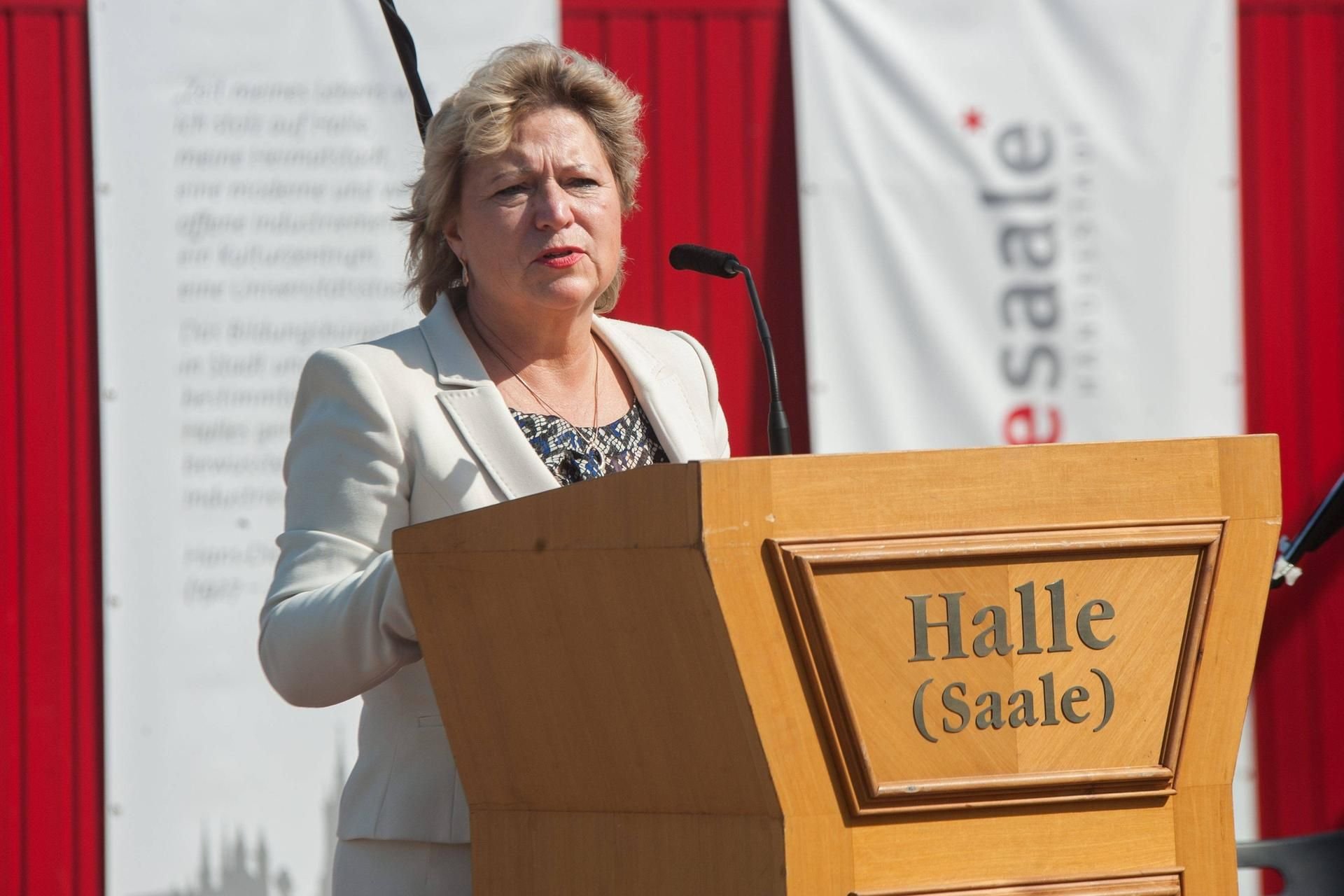 Cornelia Pieper bei einer Ehrung für Hans-Dietrich Genscher in Halle (Saale) im Jahr 2017.