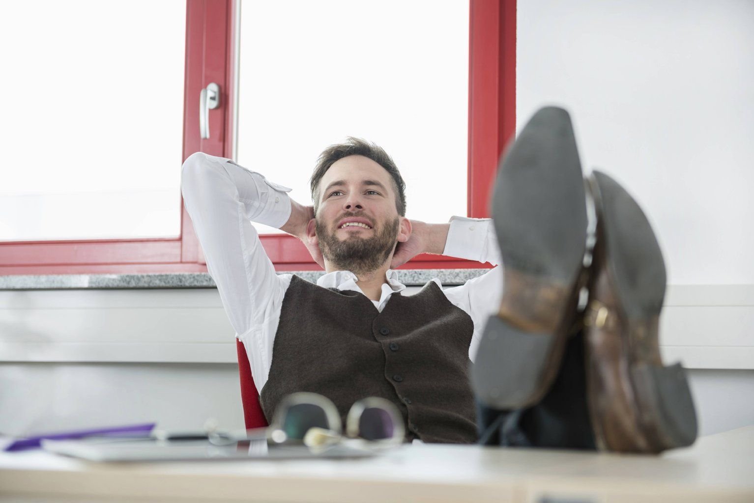 Fehlende Work-Life-Balance, 60-Stunden-Woche, Überstunden? Wenn Arbeitnehmer zu viel klagen, kann es auch sein, dass sie übertreiben – aus gutem Grund.