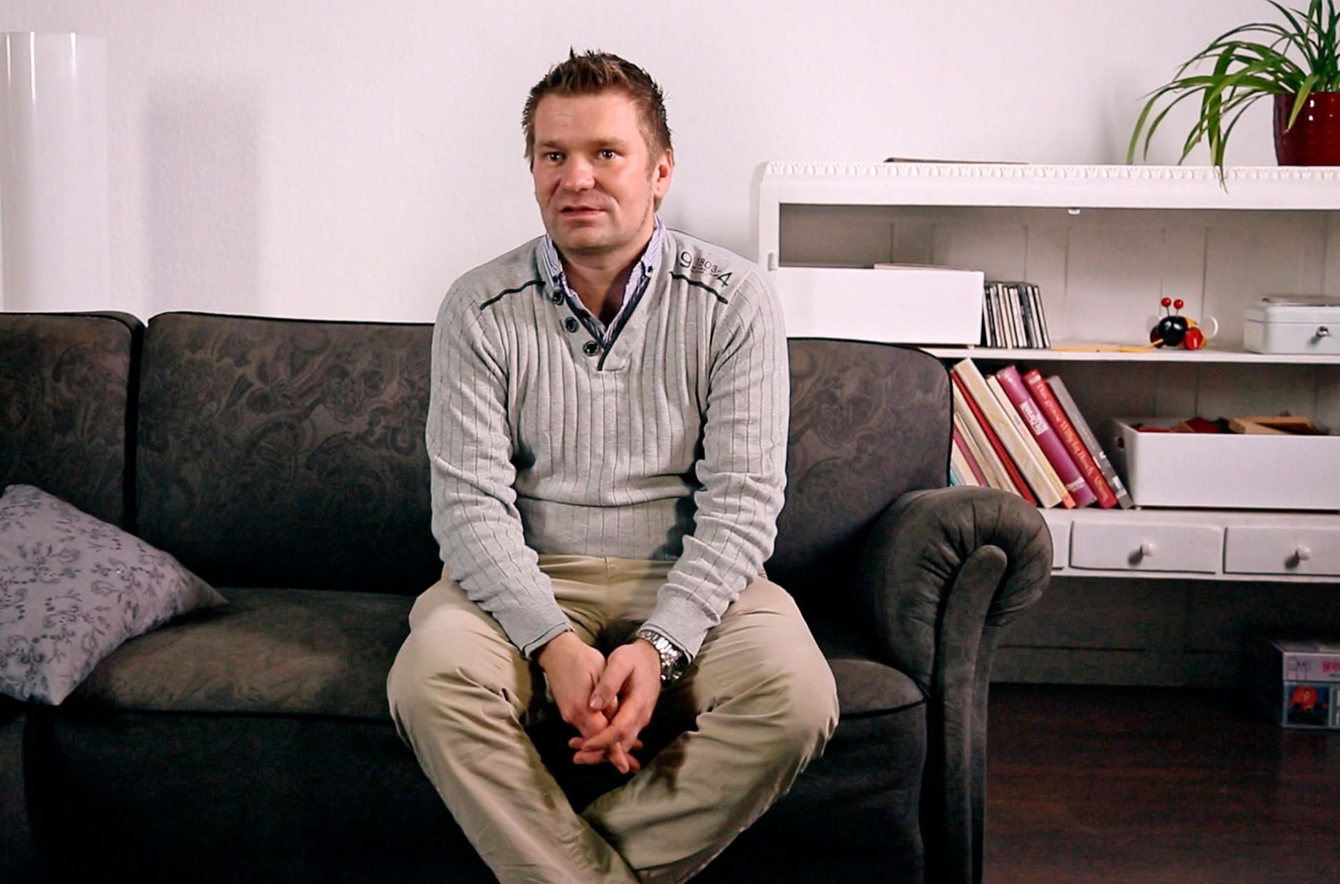 Basti im Interview - Szene der Dokumentation «Betrug».