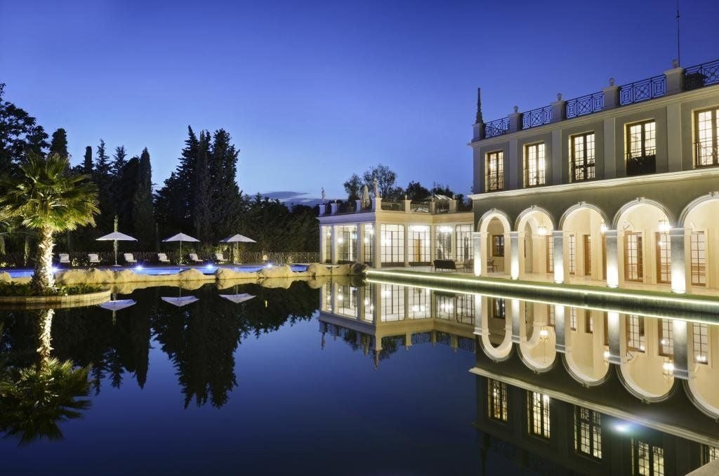 Filmreif ist die Außenansicht dieser 95-Millionen-Villa an der Côte d'Azur.