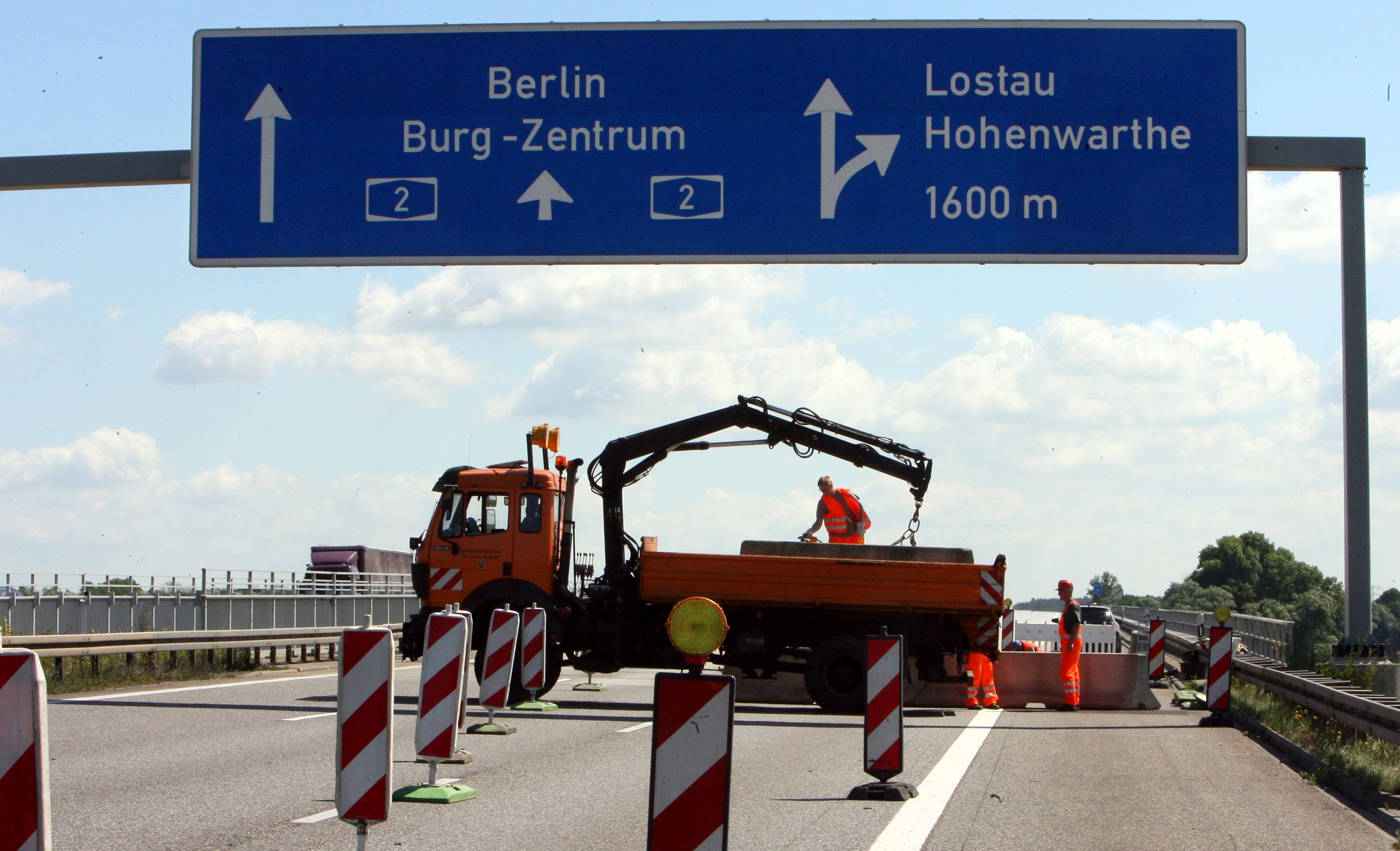 lick auf die Baustelle an der Autobahn-Elbbrücke A2 bei Hohenwarthe