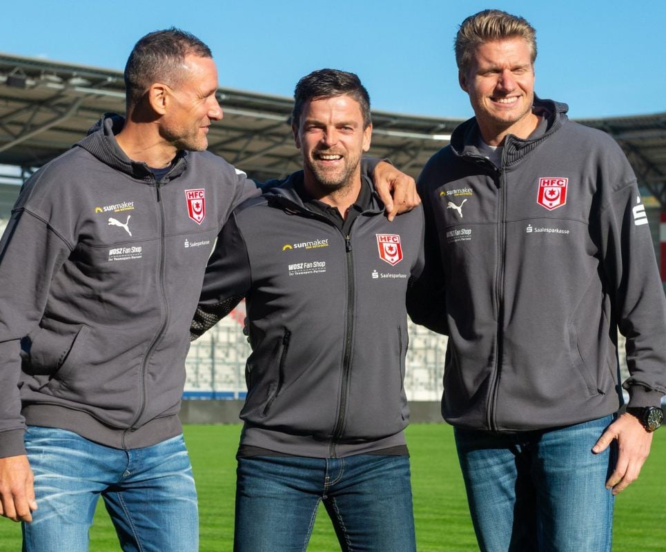 Bei der Vertragsverlängerung im November 2019 waren Marian Unger, Torsten Ziegner und Michael Hiemisch (v. r.) noch unzertrennlich.