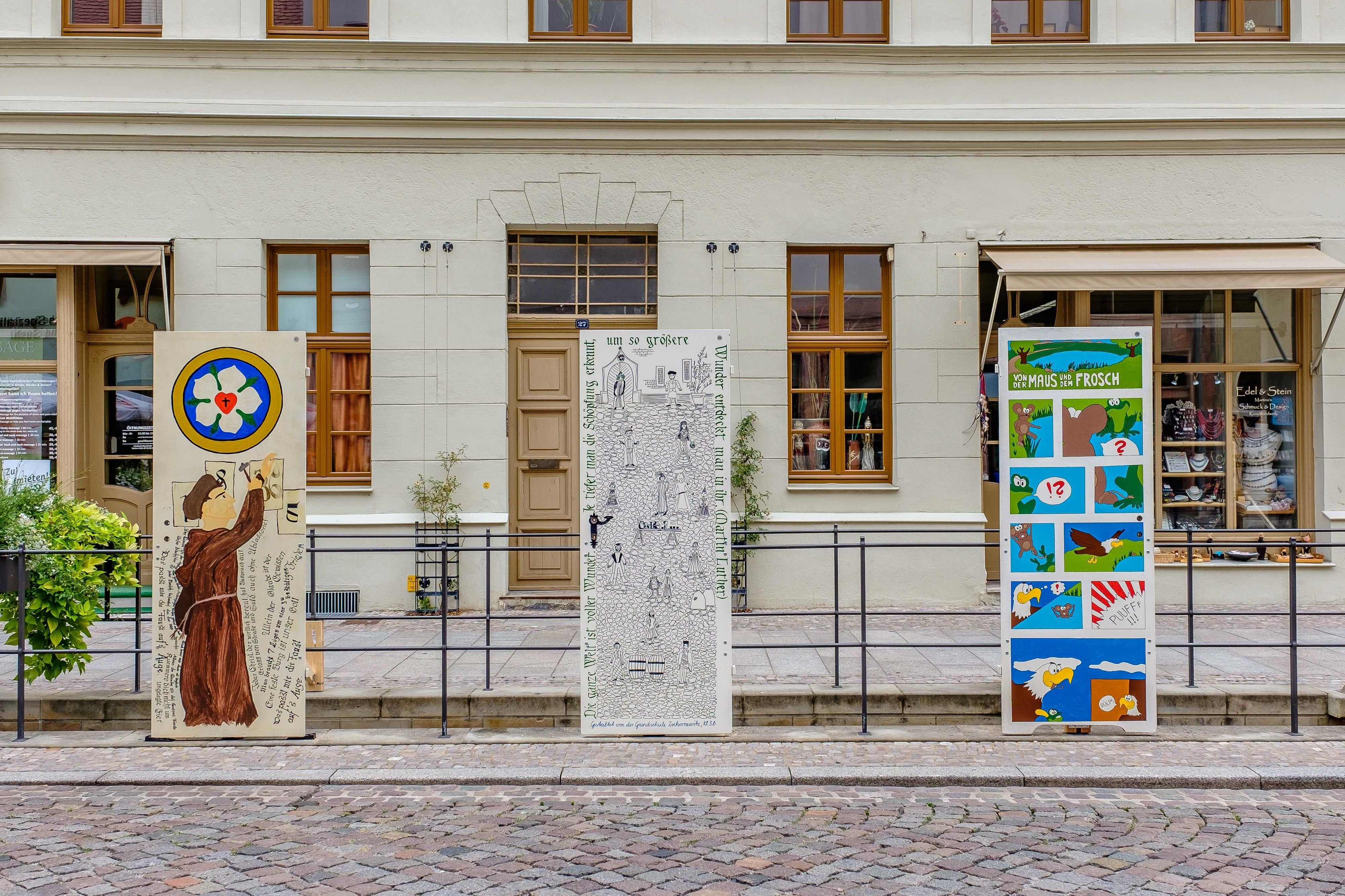 Ab dem 21. November soll die Freiraumgalerie von dem Projekt "95 Türen zur Reformation" in der Wittenberger Innenstadt abgebaut werden. Schulen und andere Einrichtungen der Stadt hatten sich an der Aktion beteiligt.