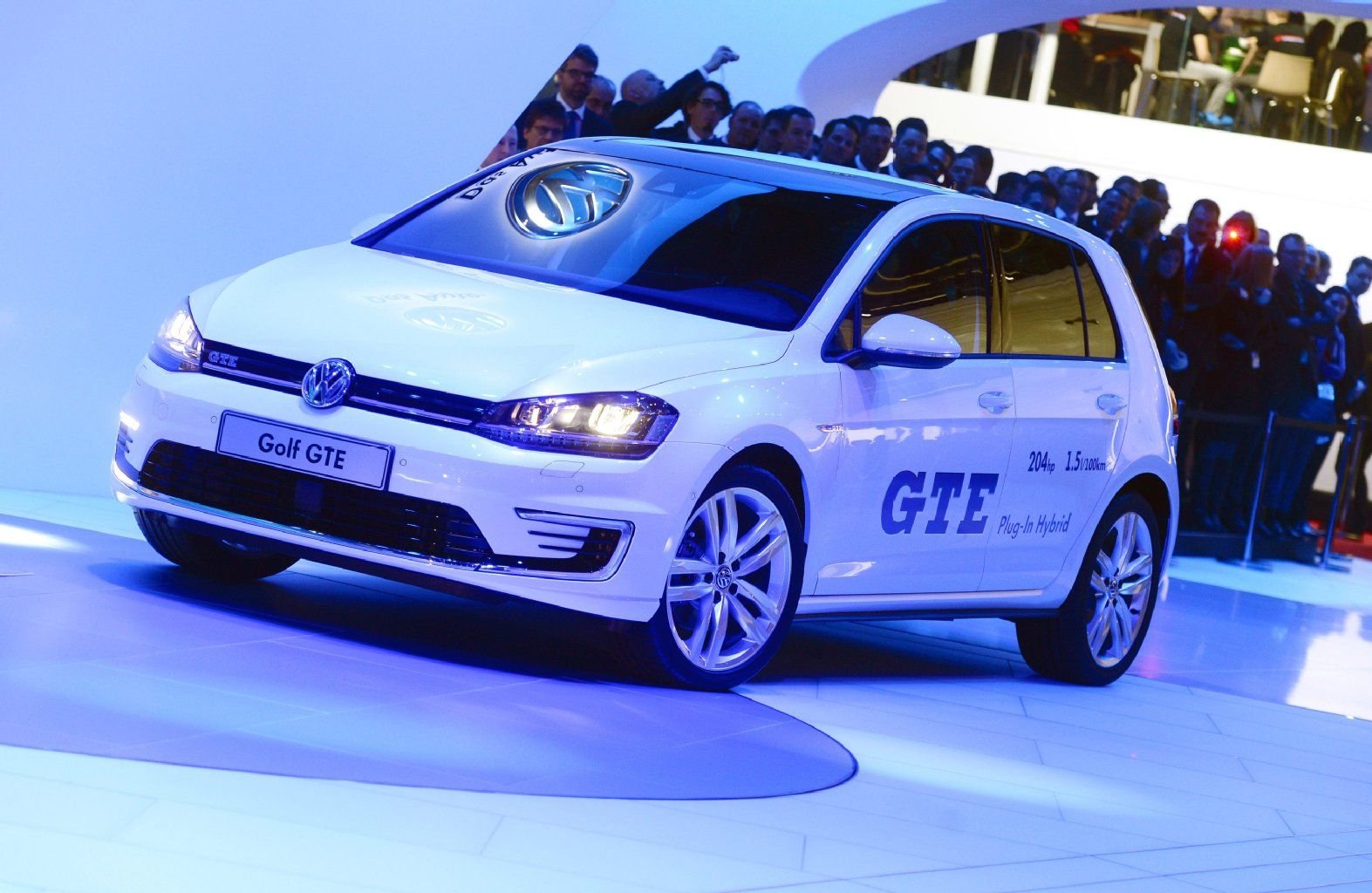 Spritsparer im Sportdress: Die Aufmachung des Plug-in-Hybriden VW Golf GTE erinnert an die Sportmodelle GTI und GTD.