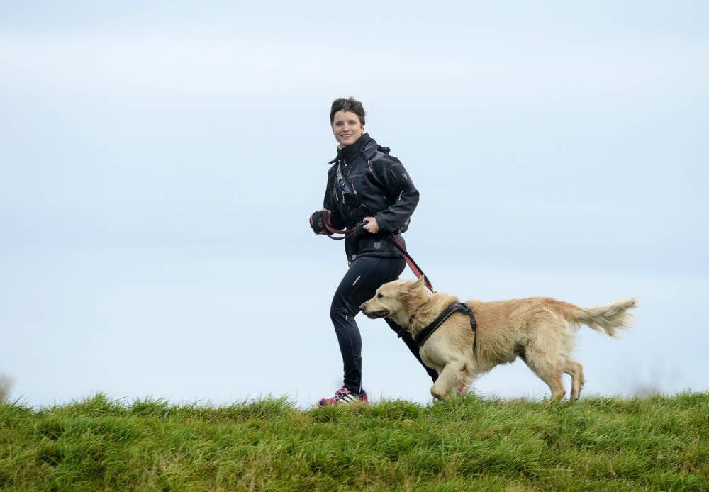 Mit Patenhund Arthus durch die Elsteraue joggen - daran war für Anja Walczak lange nicht zu denken.