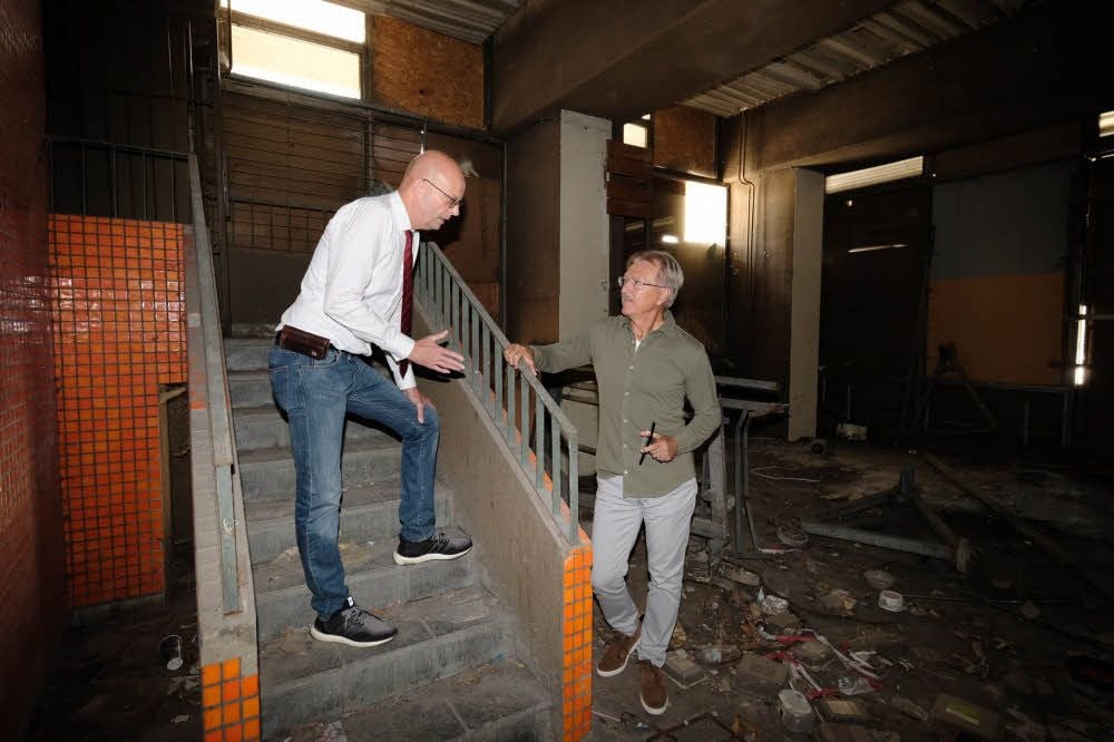 OB Bernd Wiegand (links) und Liquidator Harald Neumeister bei der Visite