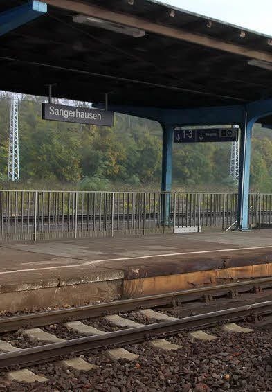 Der Bahnhof ist wie leer gefegt.