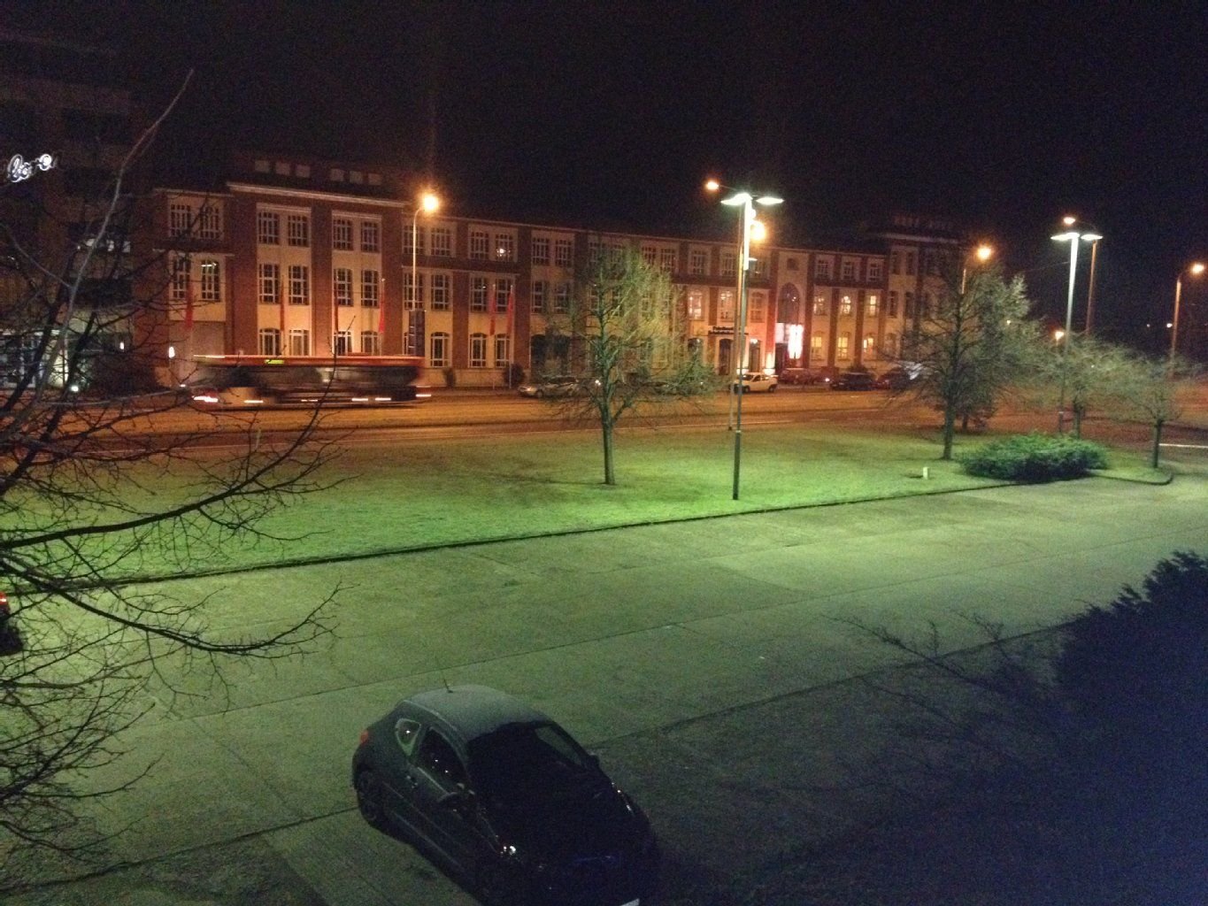 Blick aus dem Fenster der Redaktion auf die Delitzscher Straße in Halle