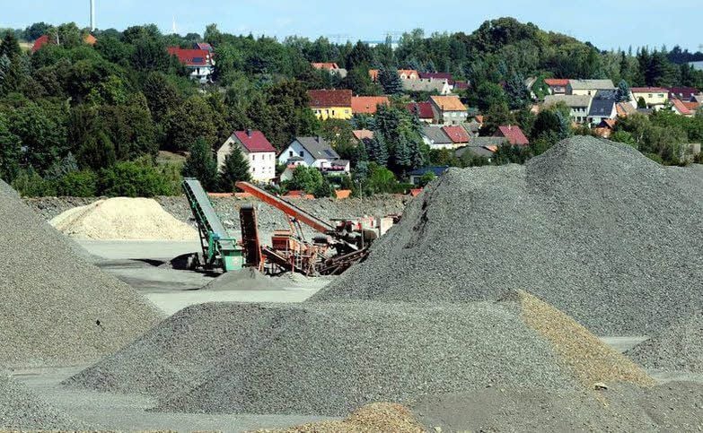 Die Pläne für das Gelände des Freiesleben-Schachtes werden ausgelegt.
