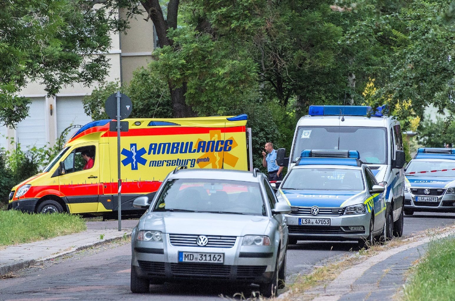 Die Polizei brachte Anwohner in der Windmühlenstraße in Sicherheit.
