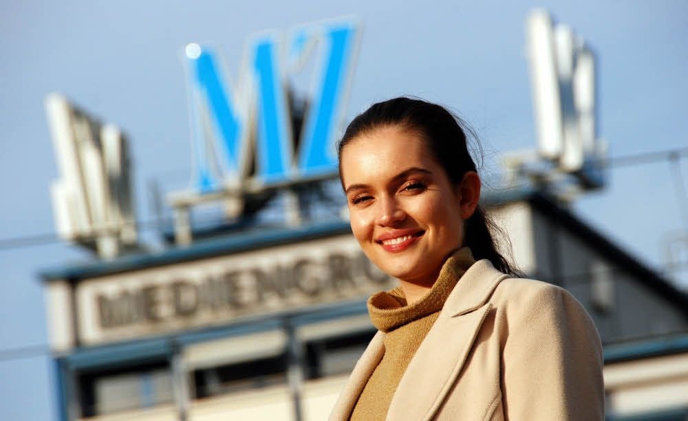 Die Kandidatin des „Miss Universe“-Wettbewerbs ist seit Kurzem Praktikantin bei der MZ