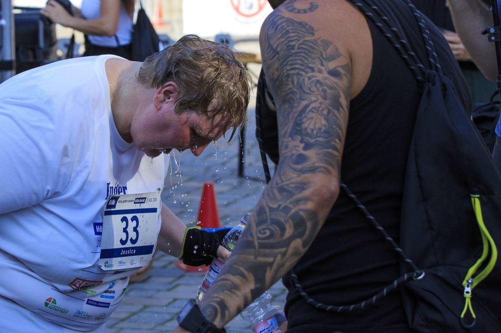 Dieser Sportler hat bei dem Triathlon alles gegeben.