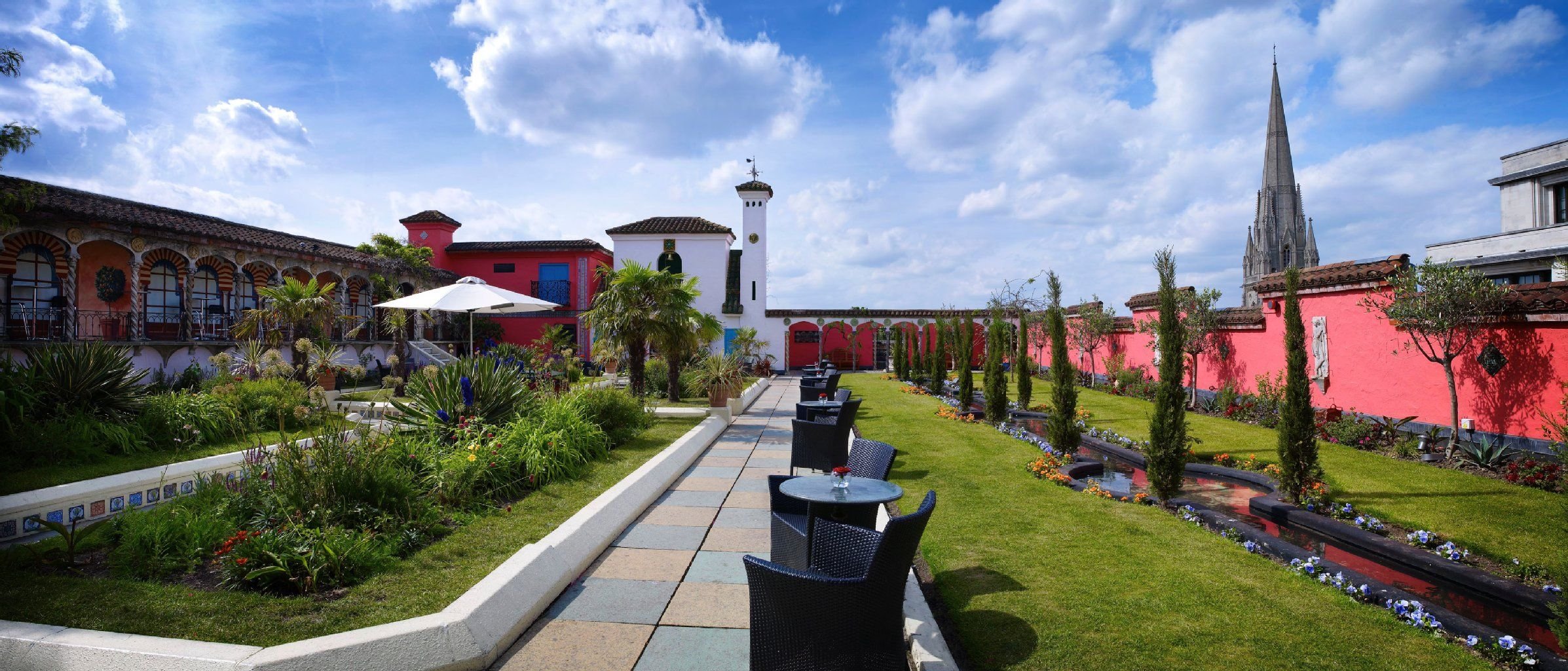The Roof Gardens, Luxus-Herberge von Richard Branson, bietet eine grüne Idylle mitten in London.