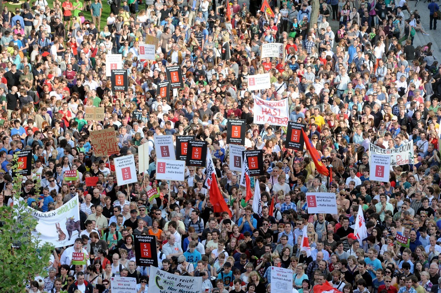 In den letzten Monaten gab es immer wieder Protest zur Erhaltung der Uni auf dem Campus in Halle.