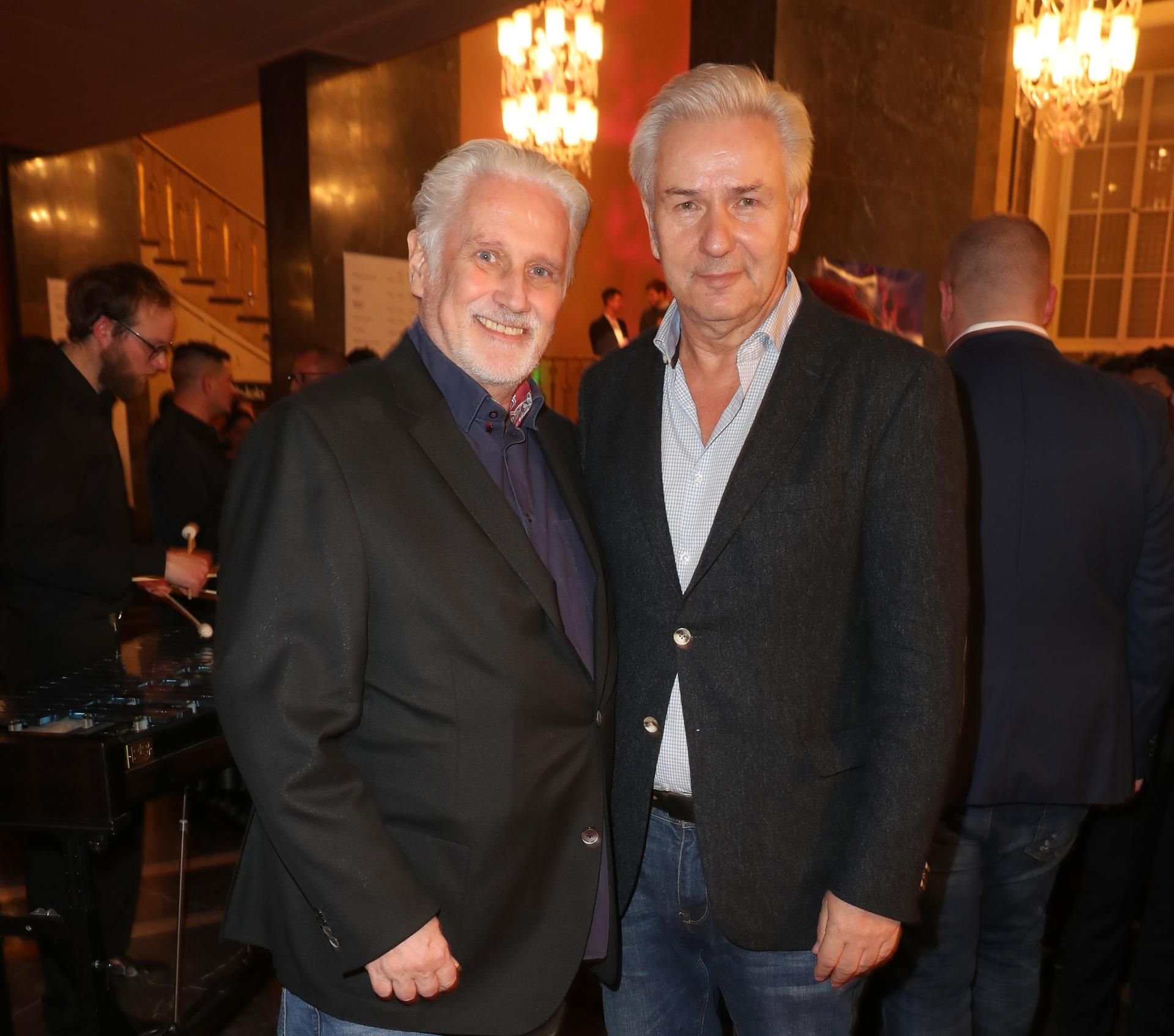 Klaus Wowereit (r), ehemaliger Regierender Bürgermeister von Berlin, und sein Lebensgefährte Jörn Kubicki auf der 69. Berlinale im vergangenen Jahr.