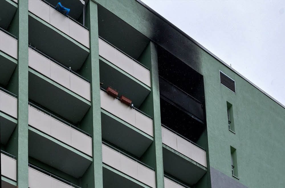 In der Nacht zum 15. April hatte der 22-jährige Syrer ein Feuer in der Wohnung im neunten Stock gelegt.