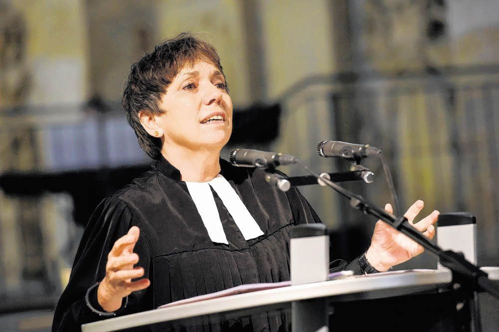 Margot Käßmann predigt 475 Jahre nach Martin Luther in Zeitz: Eine starke Persönlichkeit, die die Zuhörer mit ihrer mitreißenden Predigt erreicht, ihren Glauben vermittelt und nicht nur spricht, sondern etwas zu sagen hat.