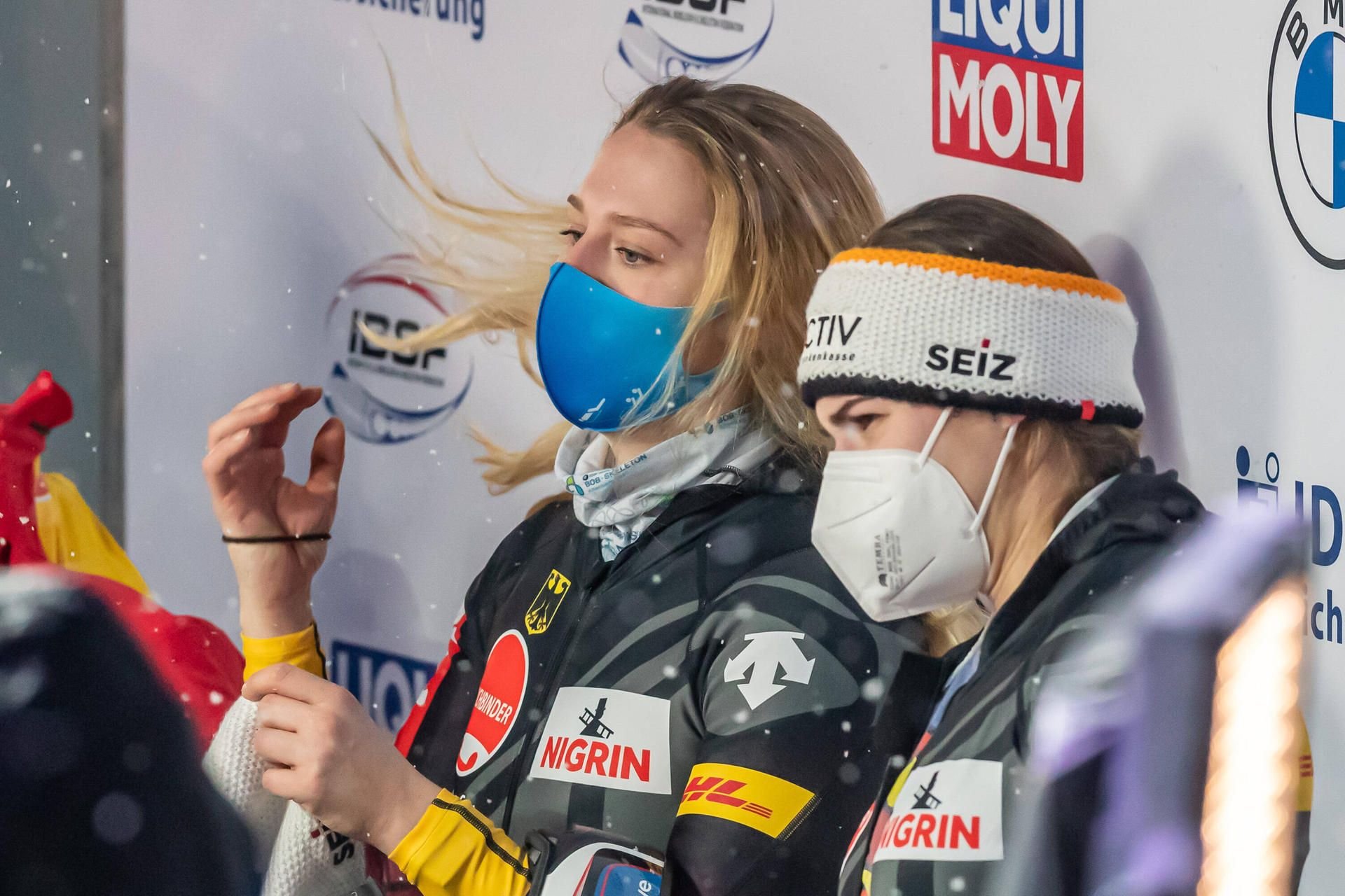 Bobpilotin Kim Kalicki (r.) vom SV Halle hat mit Anschieberin Ann-Christin Strack WM-Silber in Altenberg geholt.