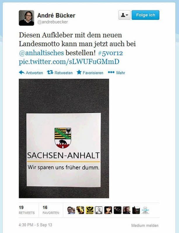 Der umstrittene Twitter-Eintrag von André Bücker mit Landeswappen und neuem Spruch.