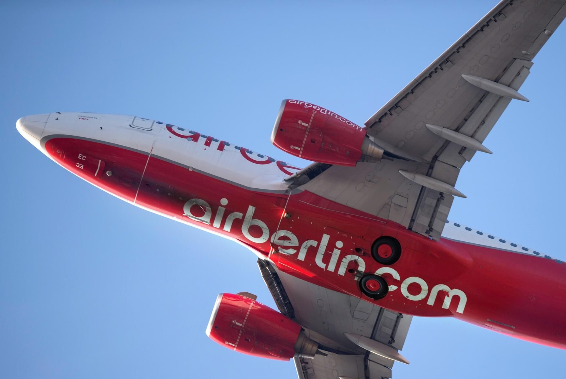Air Berlin hat schon wieder Ärger mit Eltern, weil der Kinder-Betreuungsservice nichgt funktioniert.