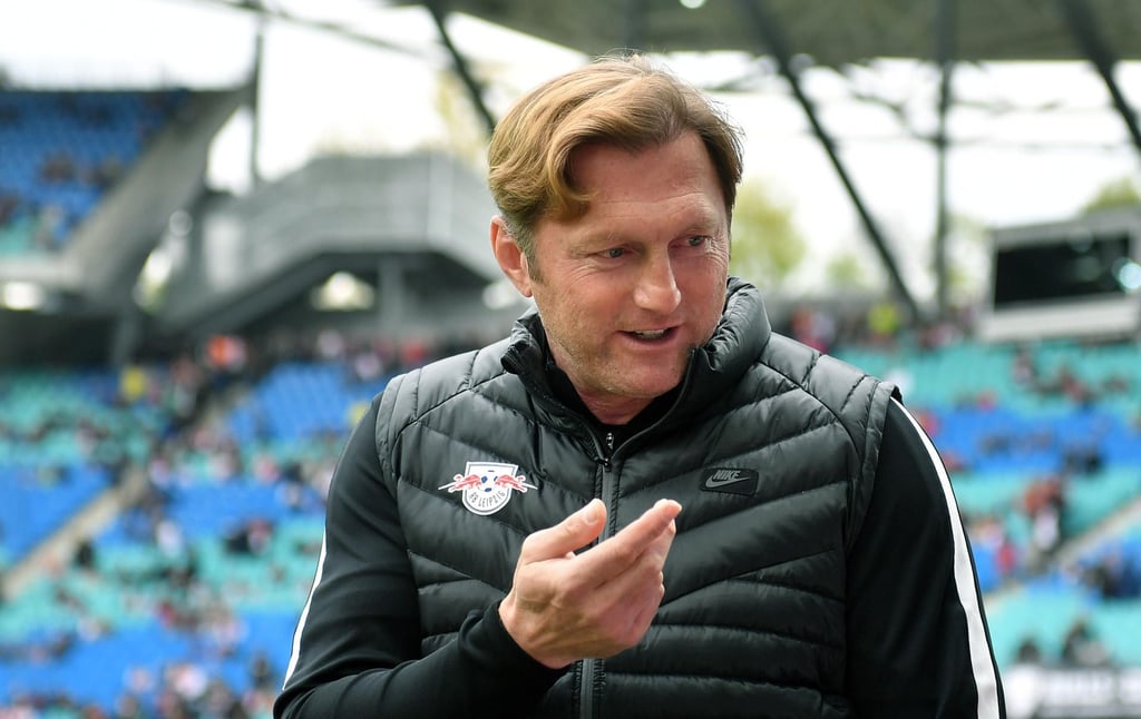 RB-Leipzig-Trainer Ralph Hasenhüttl will am Transferkurs des Klubs weiter festhalten.