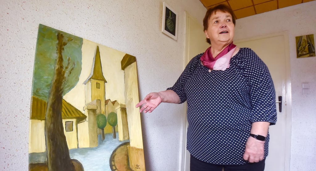 Brigitte Struckl ist gern kreativ tätig. Viele Jahre besuchte sie die Kreisvolkshochschule, um besser zu werden.