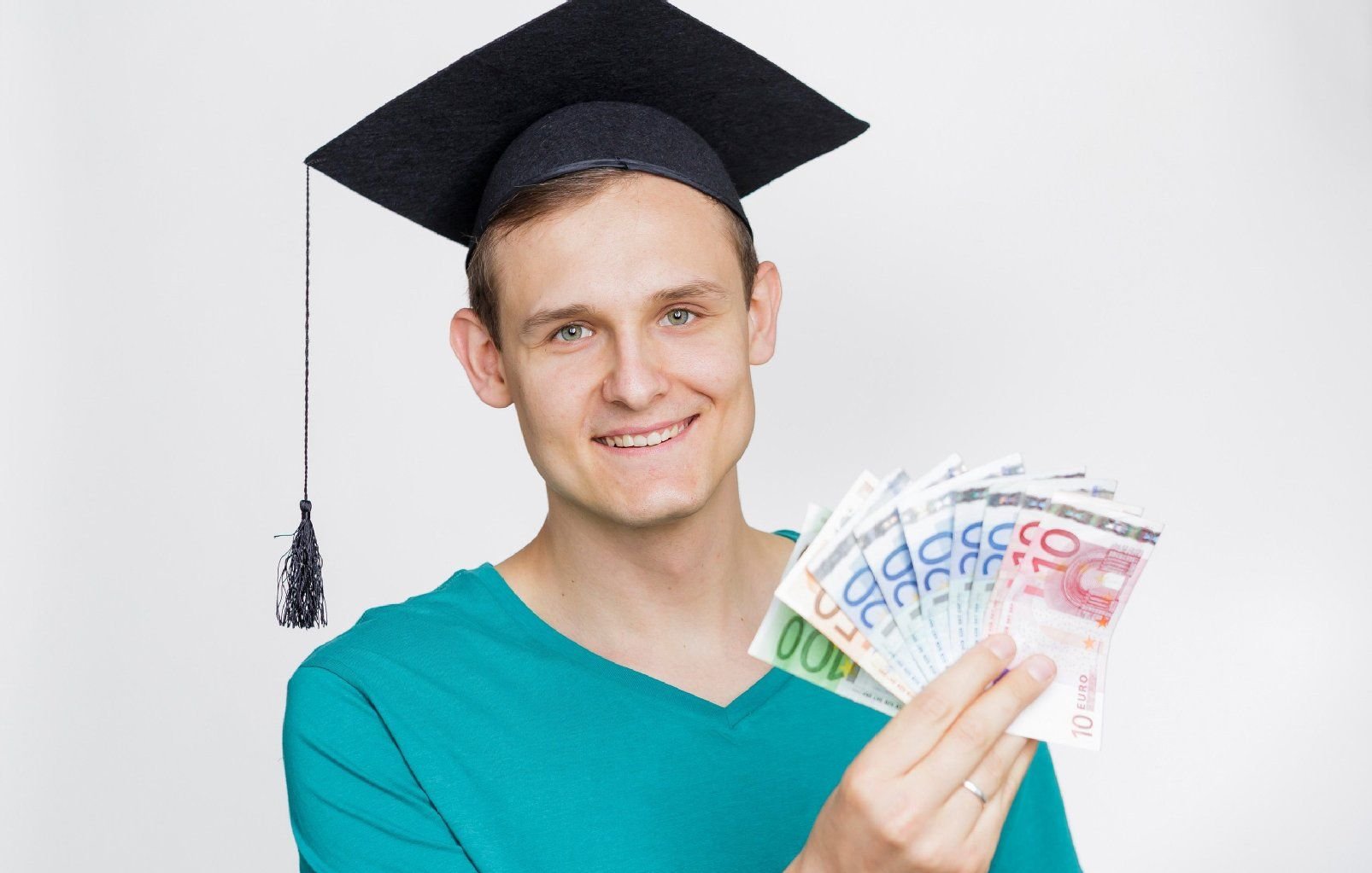 Wer schon in Studienzeiten ein wenig Geld locker machen kann, sollte rechtzeitig über seine Altersvorsorge nachdenken.