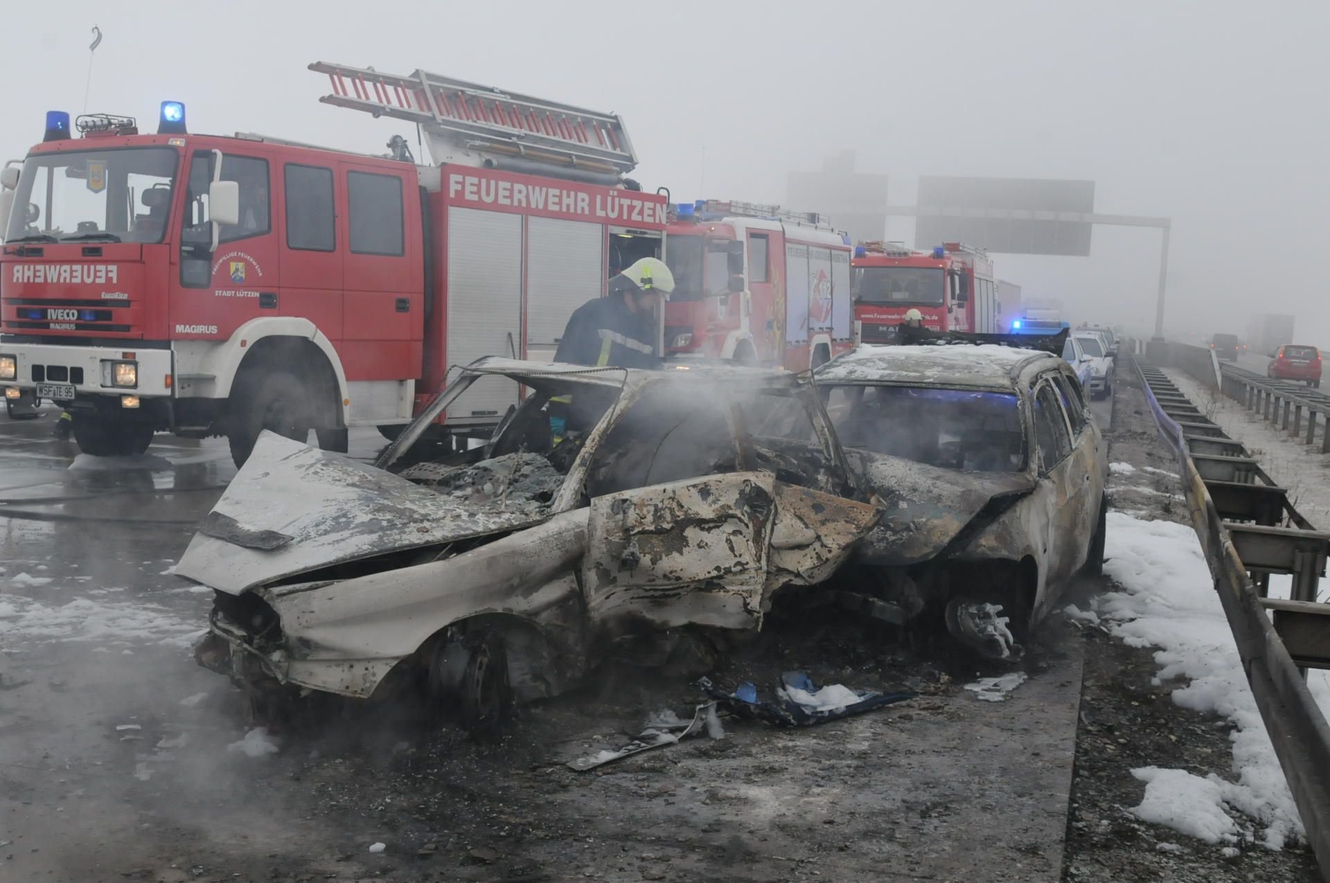 Am 23. Dezember 2010 waren auf der A9 bei Weißenfels mehr als 50 Fahrzeuge zusammengestoßen. Ein Mensch starb.