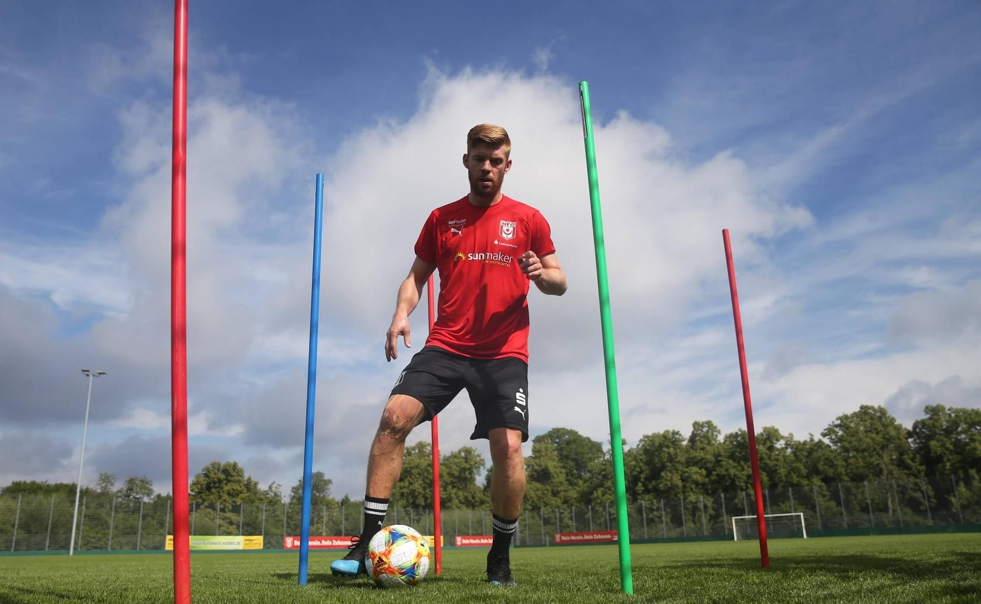 Mathias Fetsch bei einer seiner seltenen Übungen mit Ball in der Vorbereitung.