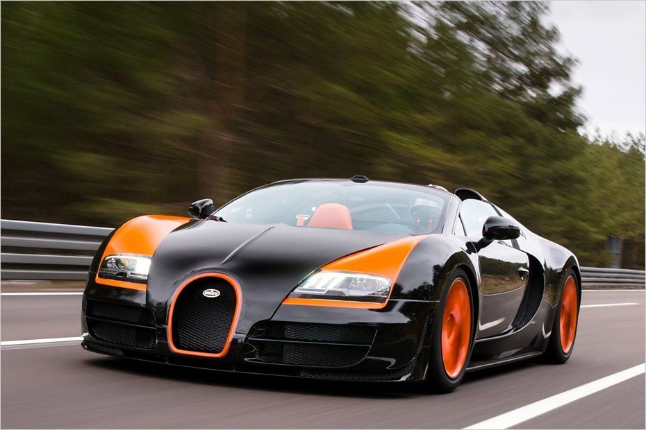 Der Bugatti Veyron ist seit 2010 Rekordhalter als schnellster zugelassener Straßensportwagen mit 431 km/h.