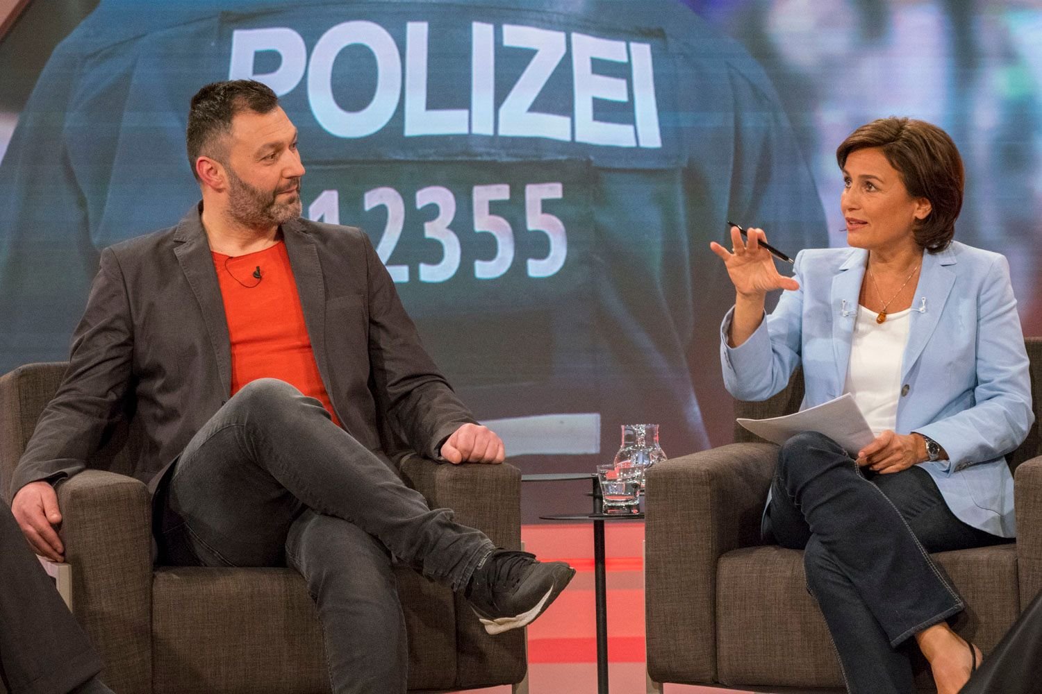 Hayko Migirdicyan und Sandra Maischberger