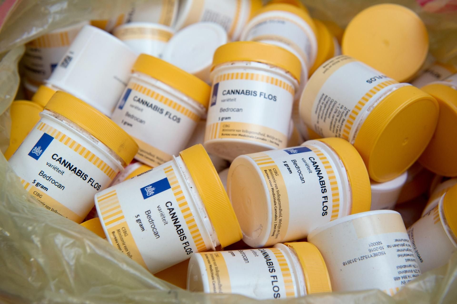 Immer mehr Menschen erhalten Cannabis auf Rezept und stellen bei ihrer Krankenkasse einen Antrag auf Kostenübernahme