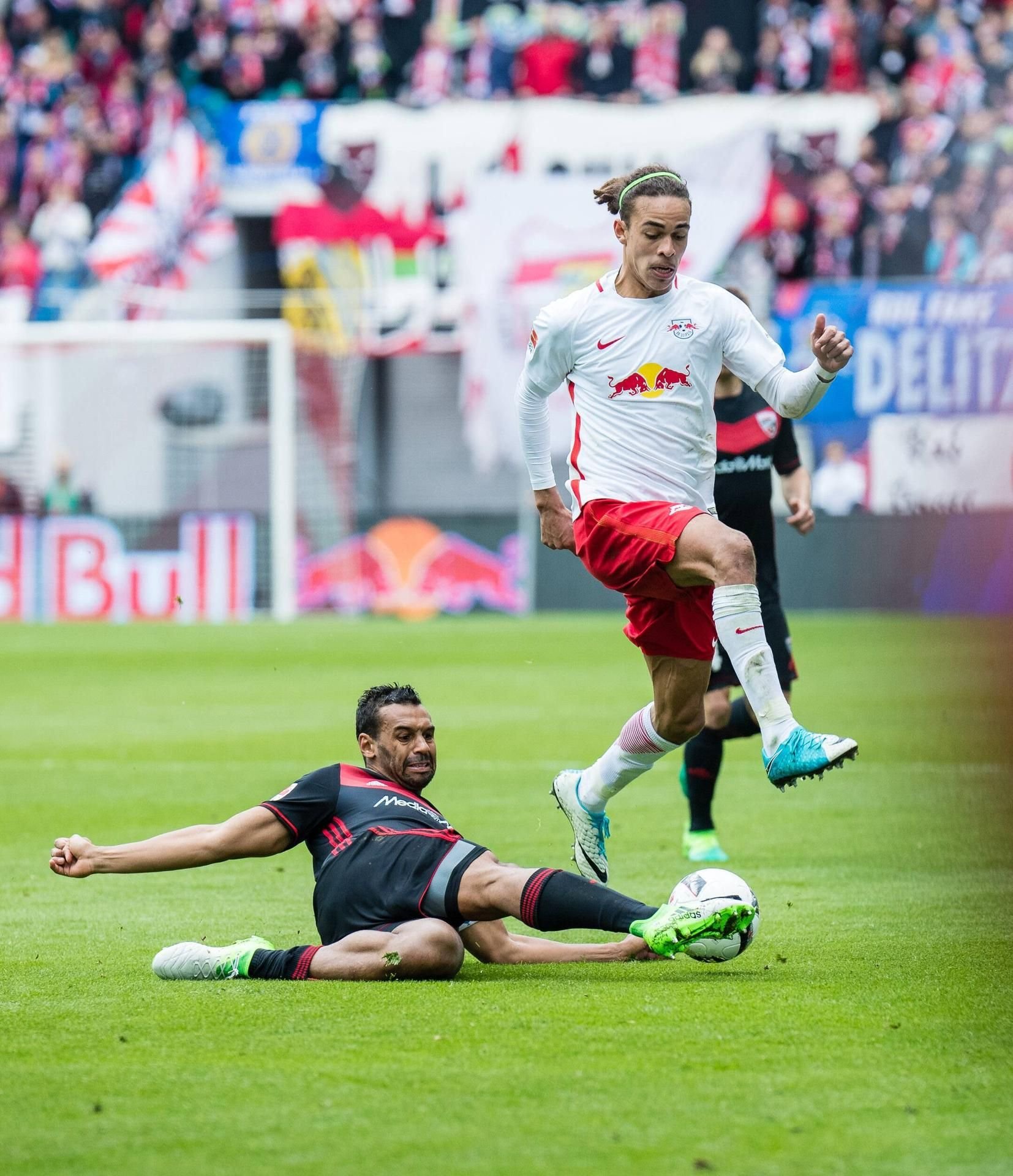 Auch RB-Stürmer Yussuf Poulsen gelang gegen das FCI-Bollwerk kein Torerfolg.