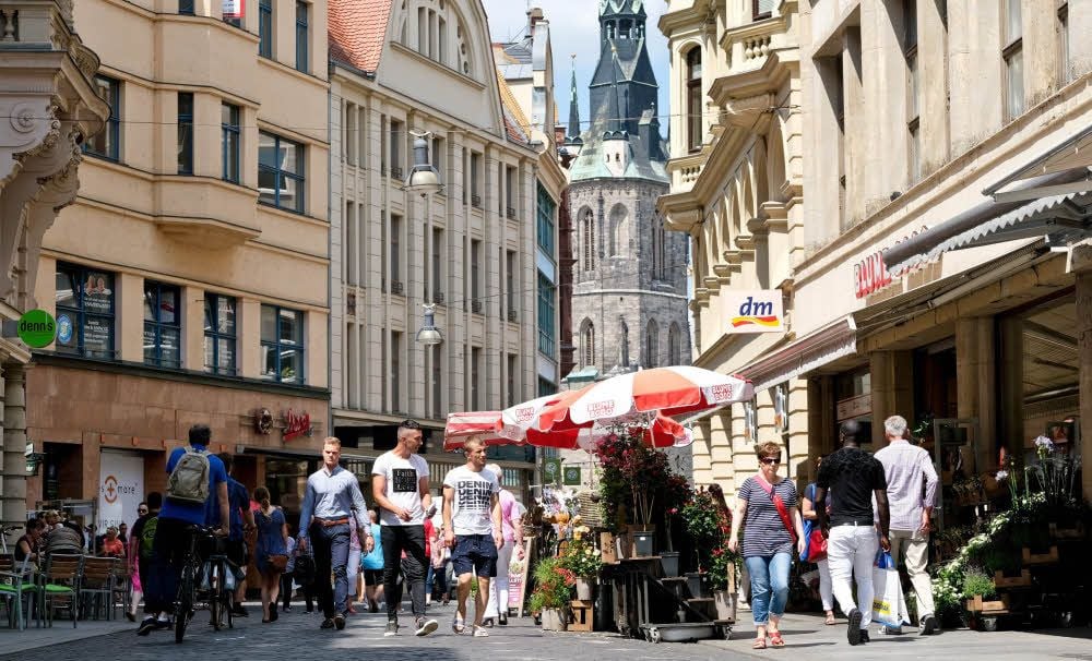 Einkaufen soll bald nicht nur direkt in den Geschäften möglich sein, sondern auch online bei Händlern vor Ort: heute bestellt, heute gebracht.