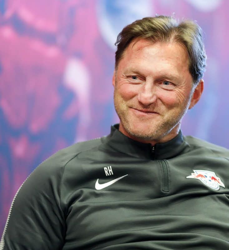 Ralph Hasenhüttl macht vor dem Spiel gegen den HSV den Gute-Laune-Trainer.