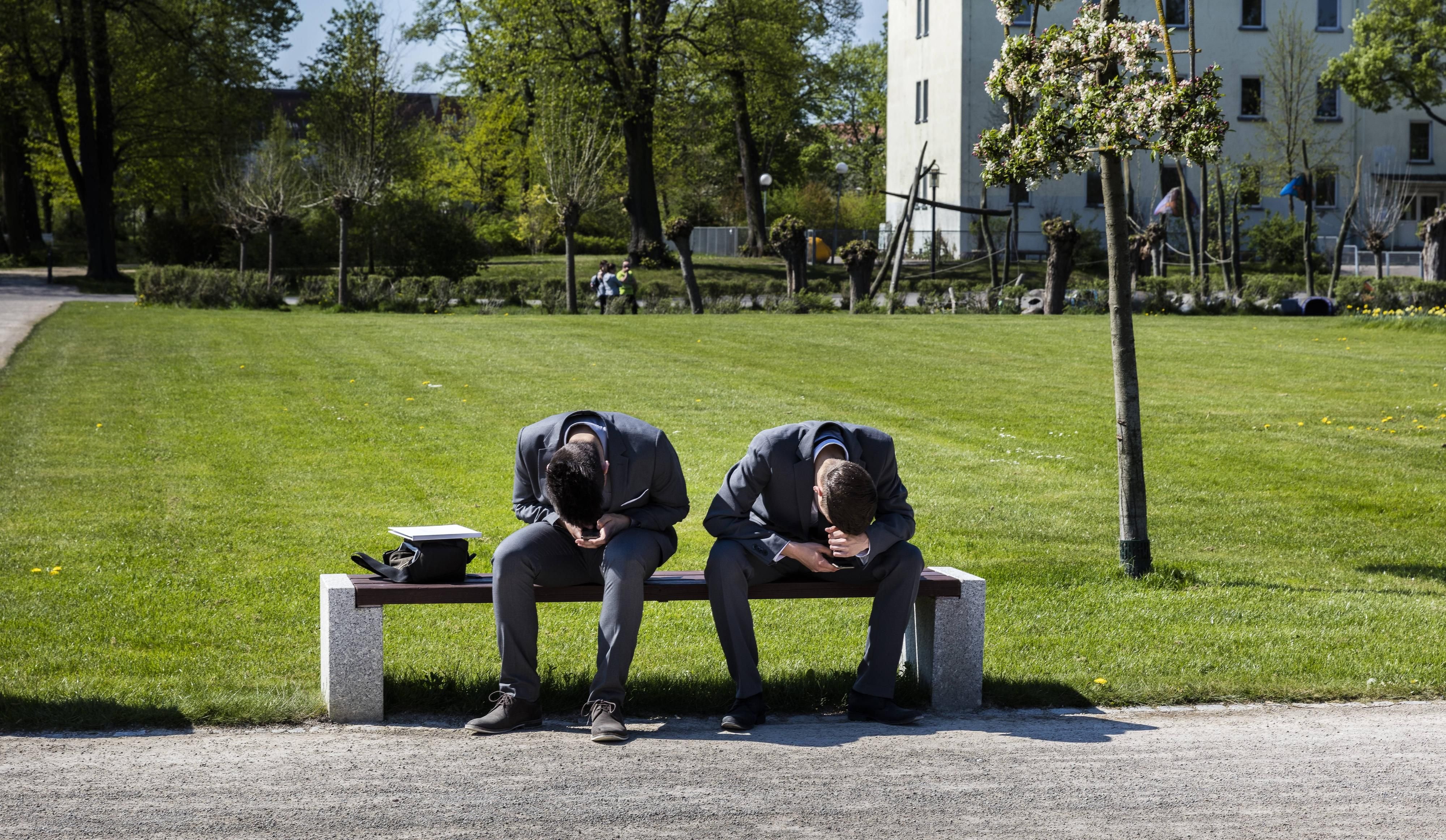 Introvertierte Menschen ziehen sich oft zurück – dabei kann ihre leise Art ihnen viel Erfolg bringen.