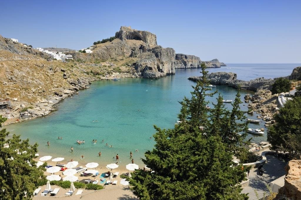Baden an idyllischen Buchten: Insel Rhodos.
