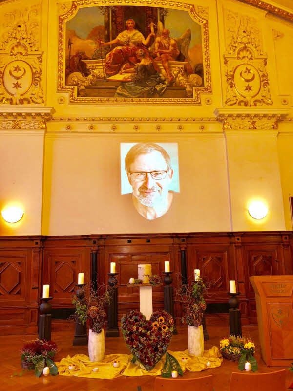 Trauerfeier für Schauspieler Karl-Fred Müller im großen Saal des Stadthauses