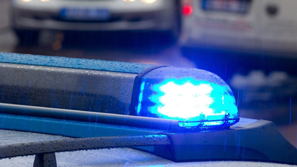 Bislang unbekannte Täter hatten Kabel von einem Bauaufzug abgeschnitten und entwendet