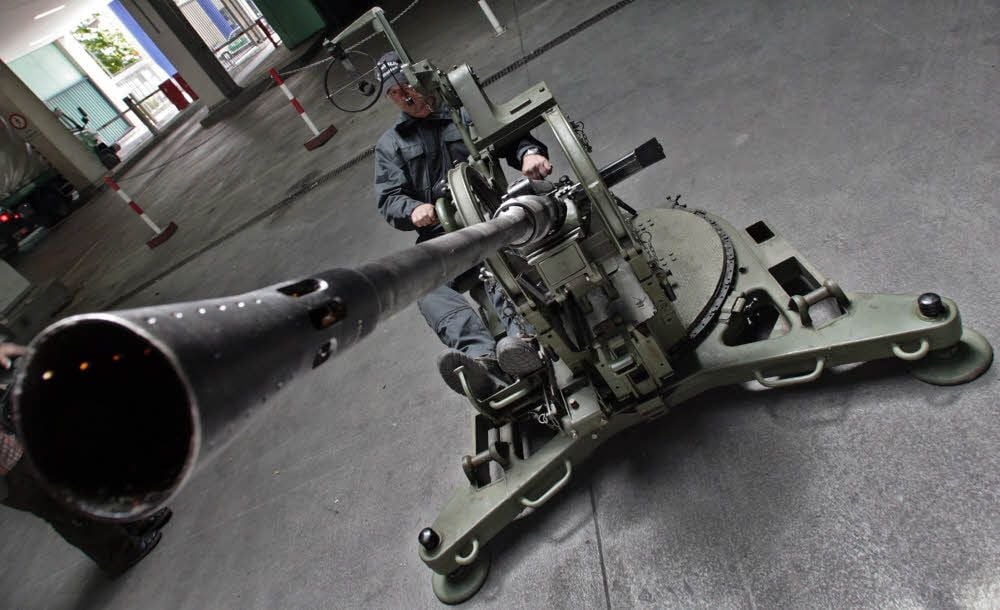Diese Flak beschlagnahmte die Polizei 2008 von dem Hallenser.
