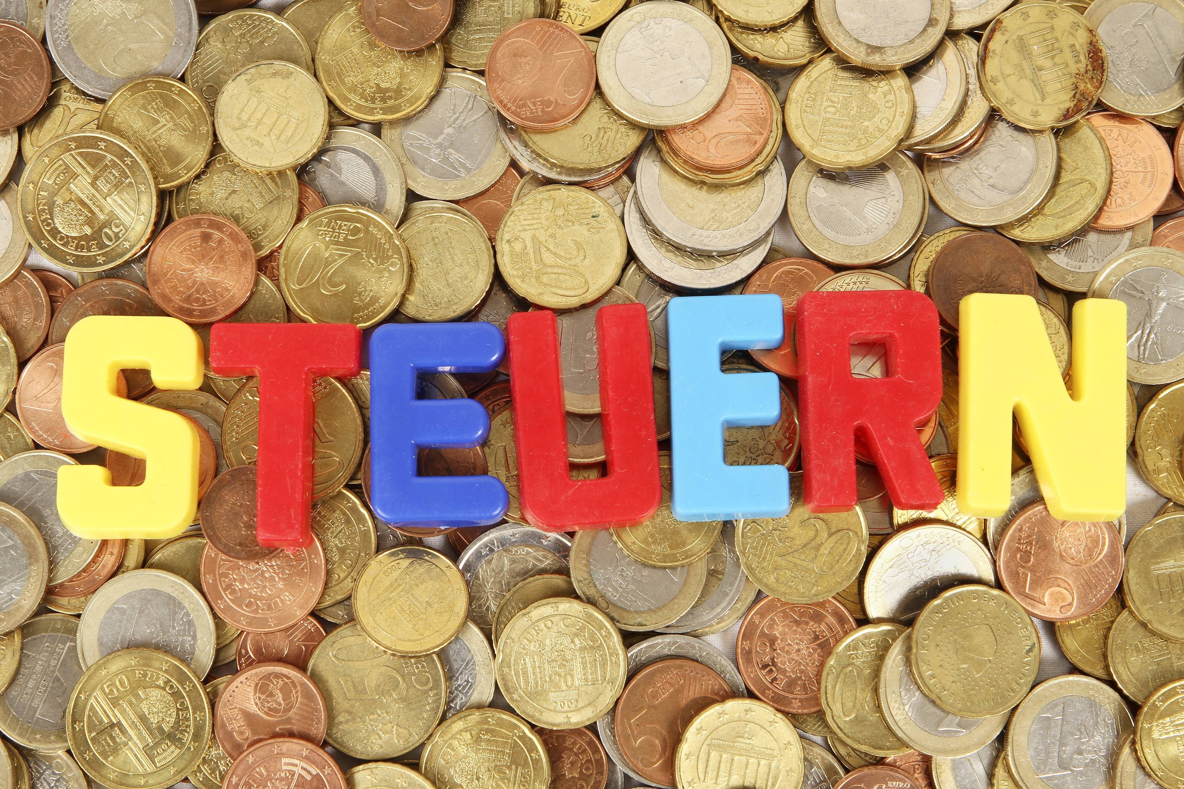 Eine Steuererklärung sollte jeder abhängig Beschäftigte einreichen. Denn viele Vergünstigungen werden beim Abzug der Lohnsteuer nicht berücksichtigt.