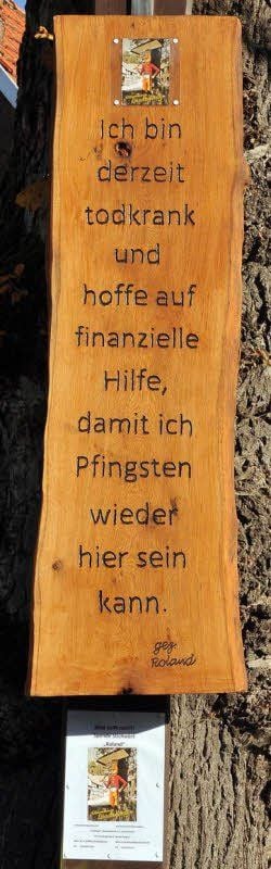 Das Schild am Rolandstandort an der Dorflinde in Questenberg ruft zur Mithilfe auf.