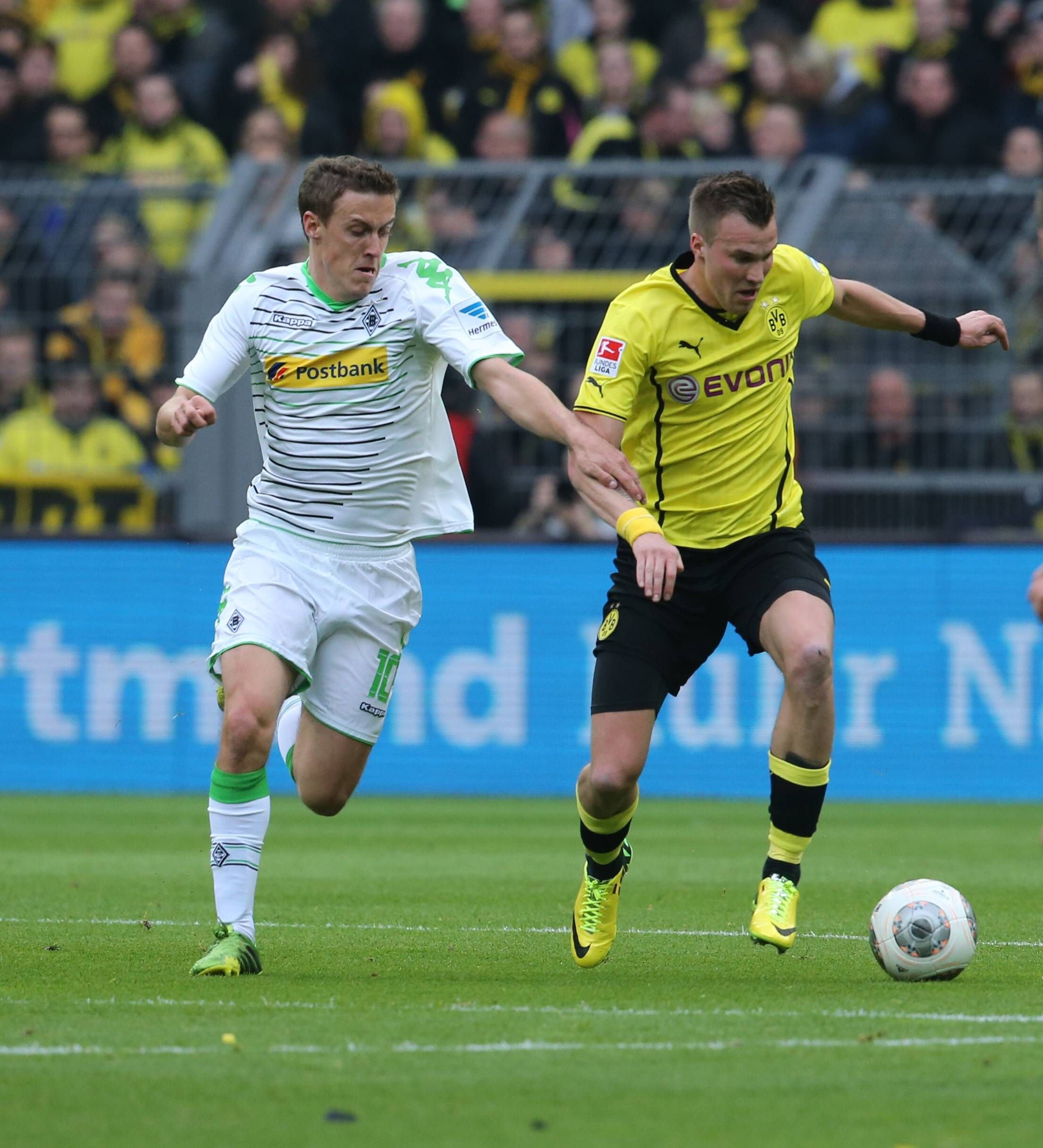 Max Kruse und Kevin Großkreutz (r.).