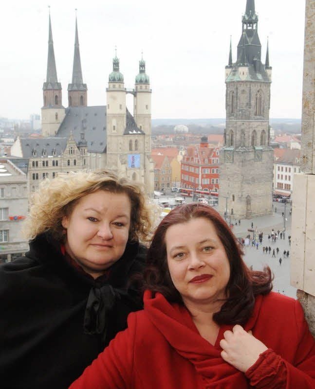 Jana Krupnik-Anacker (l.) und Sylvia Pieplow haben eine Facebook-Seite für Halle gegründet.