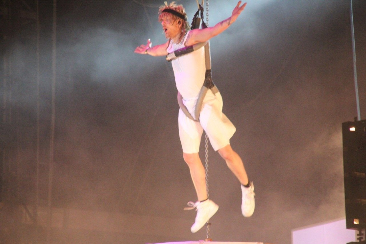 Deichkind zogen die Festivalbesucher 2015 mit ihrer spektakulären Bühnenshow in ihren Bann.