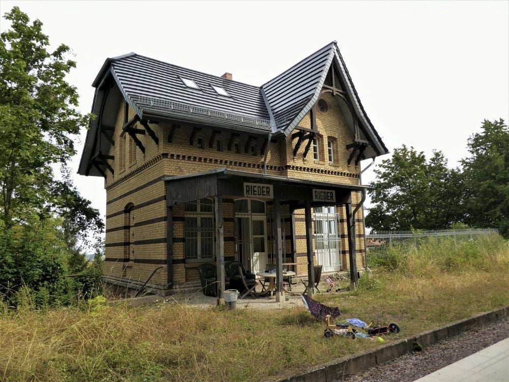 Der alte Bahnhof in Rieder.