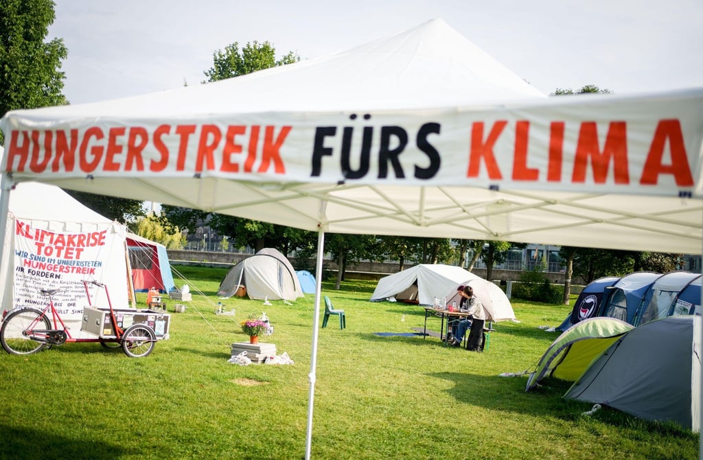 Ein Camp von Hungerstreikenden ist im Regierungsviertel aufgebaut.