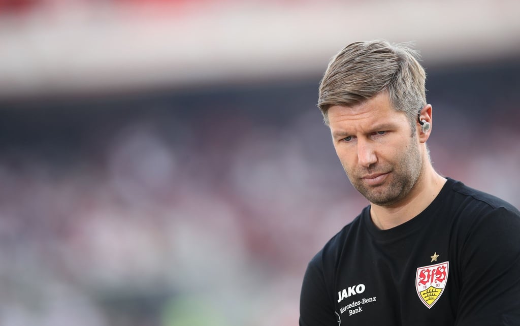 Thomas Hitzlsperger, Vorstandsvorsitzender des VfB Stuttgart, steht beim Interview.