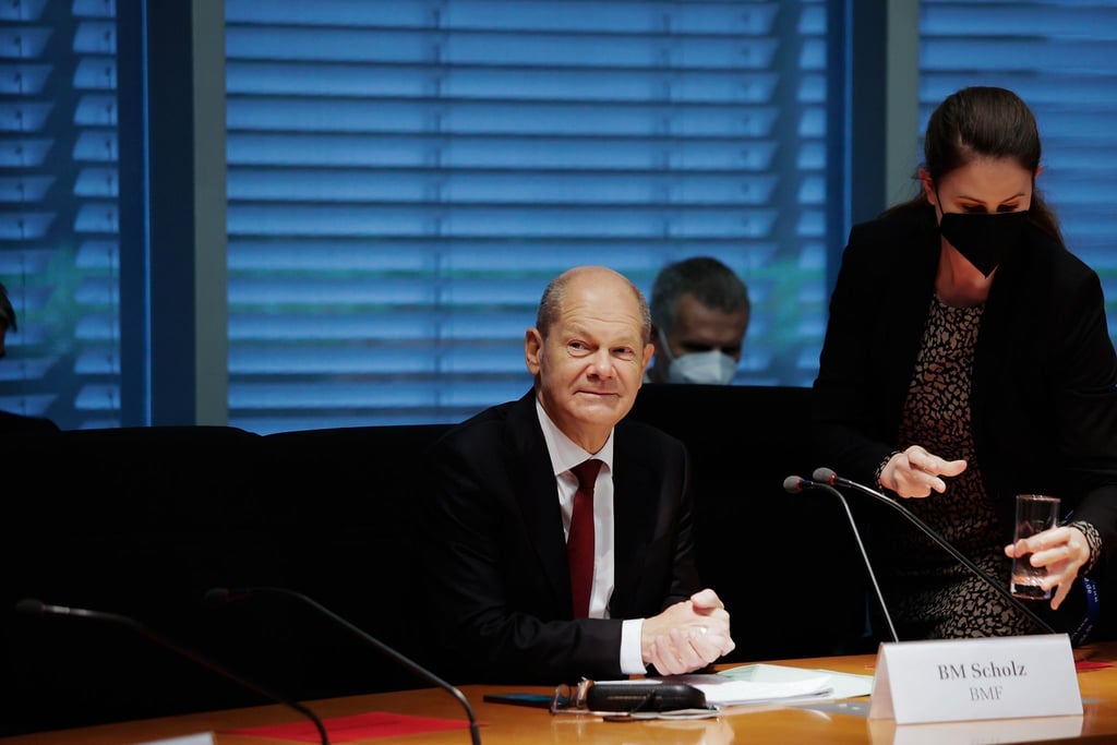Olaf Scholz im Finanzausschuss des Bundestages.