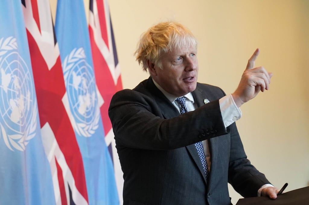 Der britische Premier Boris Johnson spricht im Hauptquartier der Vereinten Nationen in New York zu Journalisten.